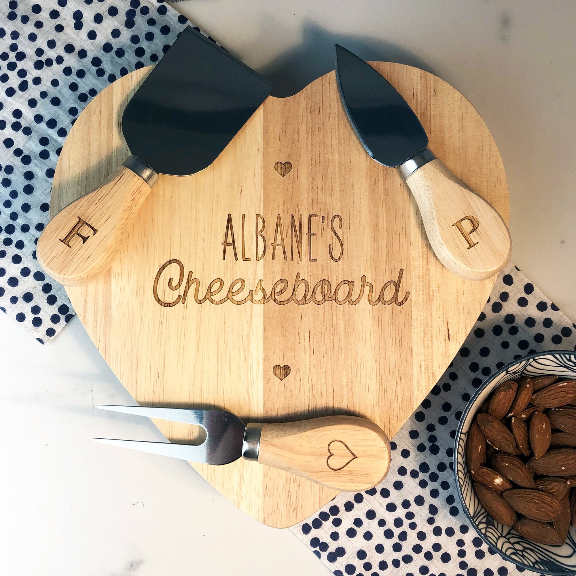 Ensemble Personnalisé de Fromage et Couteau en Bois, Planche à Découper Forme Coeur, Cadeau d'annive