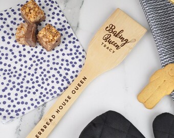 Espátula de madera de la reina para hornear, Personalizado con un nombre, Premio a la repostería, Grabado con láser, Cocina, Chef, Cocina, Cumpleaños, Regalo del Día de la Madre