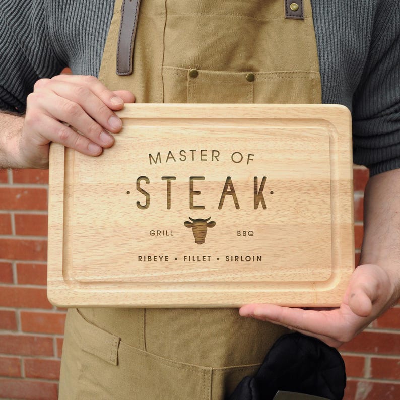 Personalised Master of Steak Cutting Board, Engraved Acacia Wood BBQ Board, Gift for Dad, Grill Master Gift, Custom Chopping Board for Him Rubberwood 30x20cm