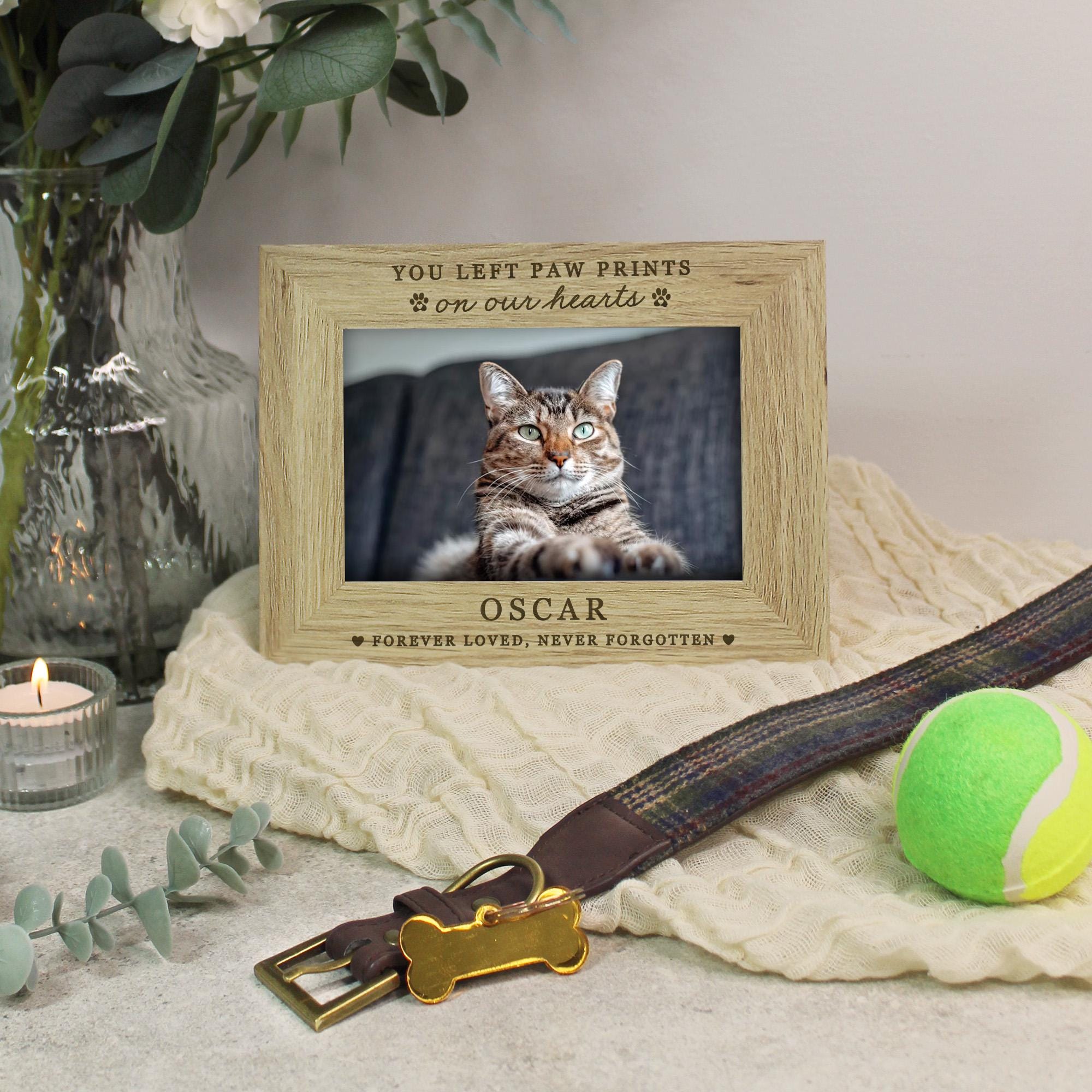Cornice Portafoto Commemorativa Per Animali Domestici 'You Left Paw Prints On My Heart' - Legno 14,5x20,3cm