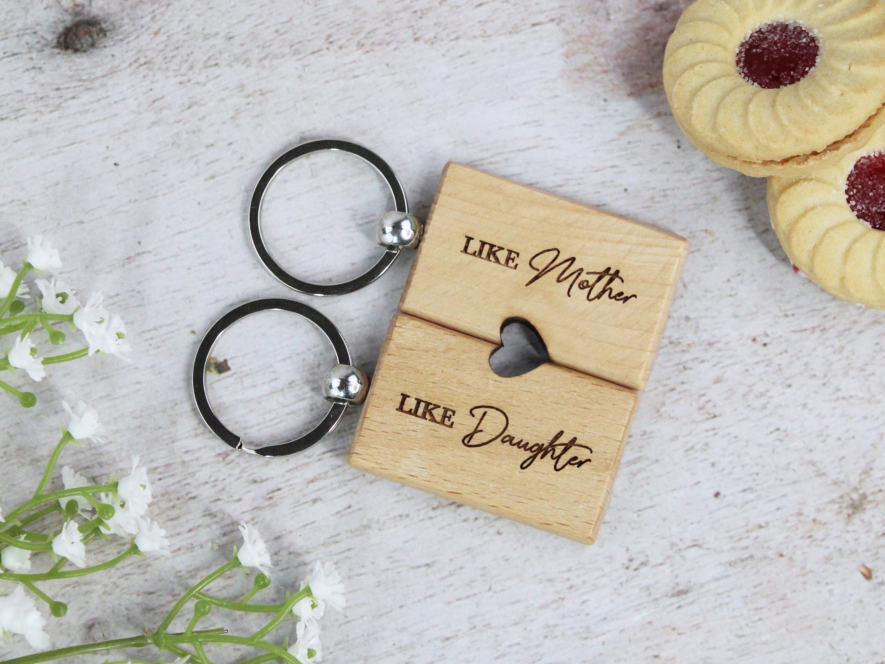 母と娘へのギフト、木製キーホルダー2個セット、母と娘の相性抜群