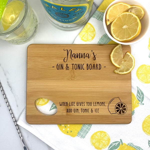 Planche à découper personnalisée en bois pour grand-mère, gin tonic et citron, cadeau pour grand-mère, grand-mère, quand la vie vous donne des citrons, ajoutez du gin, du tonique et de la glace