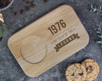 Tábua de chá e biscoitos gravada a laser, design "1976, Ano da Lenda", presente de 50º aniversário para homens, presente para pai, marido, avô.