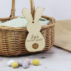 Osterkorb Anhänger, personalisierte Osterkorbanhänger, Hase, Ei & Karotte, Ostertasche Namensschild, Baby Ostergeschenk aus Holz, Kinder Ostergeschenke