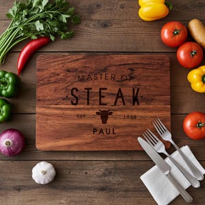 Personalised Master of Steak Cutting Board, Engraved Acacia Wood BBQ Board, Gift for Dad, Grill Master Gift, Custom Chopping Board for Him Acacia Wood 35x24cm