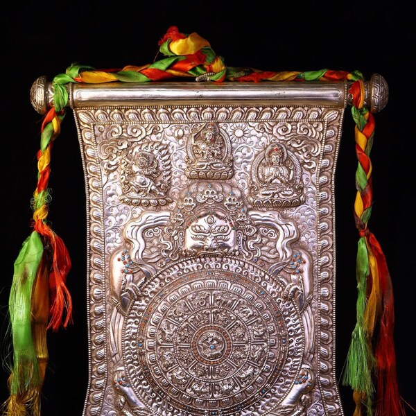 Exquisite and rare silver-plated and gem-inlaid thangka hanging screen ornaments made by Chinese antiques