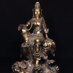 Chinese antique pure hand-made exquisite rare pure copper Guanyin Bodhisattva Buddha statue ornaments