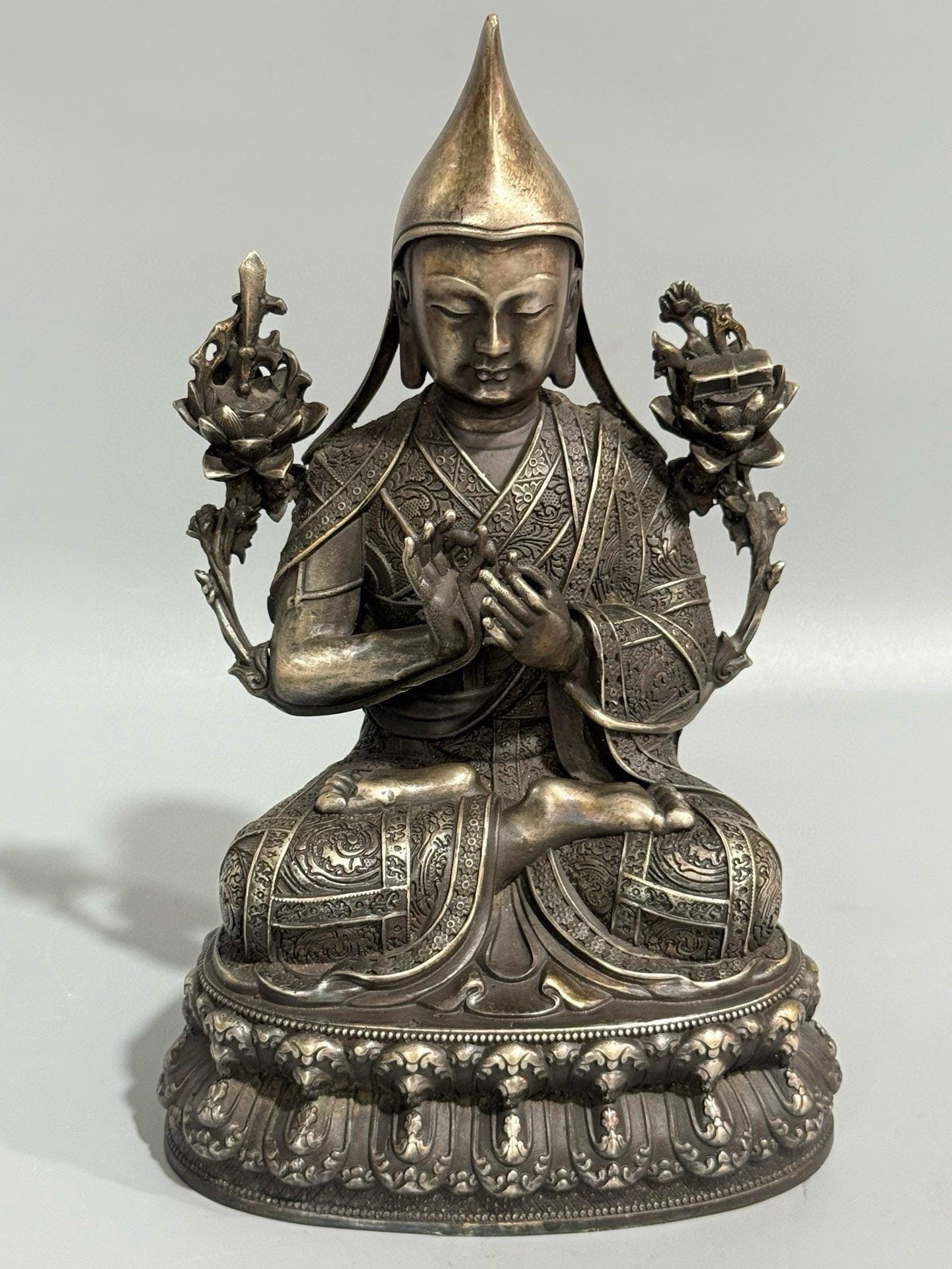 希少で精巧な手作りの中国アンティークブロンズツォンカパ仏像 - Etsy 日本