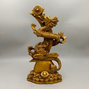 Exquisite and rare pure copper hand-made Chinese antique flying dragon and moon statue ornaments to attract wealth and bring wealth