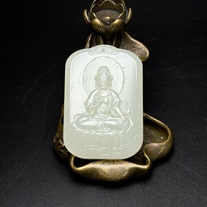 Beautiful and rare Chinese white jade pure hand-carved Guanyin Bodhisattva pendant