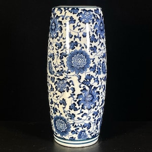 A rare and exquisite Chinese antique hand-painted blue and white lotus pen holder ornament