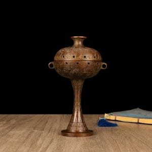A rare and exquisite handcrafted Chinese antique copper dragon-patterned incense burner