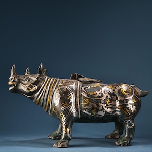 Chinese antique pure handmade exquisite rare bronze bull statue ornaments
