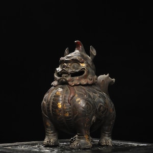 A rare and exquisite pure copper auspicious animal incense burner ornament made by hand from China