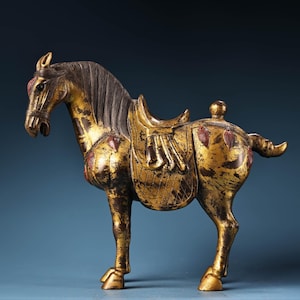Chinese antique pure hand-made exquisite rare pure copper high relief engraved Tang horse statue ornaments