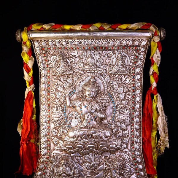 Exquisite and rare silver-plated and gem-inlaid thangka hanging screen ornaments made by Chinese antiques