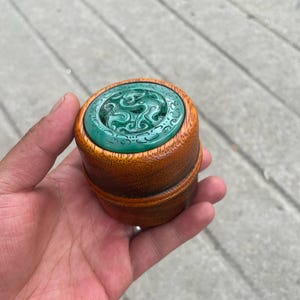 Chinesische antike reine handgeschnitzte exquisite seltene Rosenholz eingelegte Drachenmuster Jade Schmuckschatulle Ringbox Ornamente