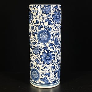 A rare and exquisite Chinese antique hand-painted blue and white lotus-patterned pen holder ornament