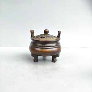 Chinese antique handmade exquisite and rare pure copper hollow double fish cover three-legged straight ear incense burner ornaments