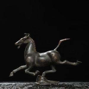 Chinese antique handmade exquisite rare pure copper horse stepping on flying swallow statue ornaments