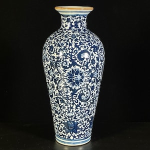 Antique Chinese hand-painted exquisite rare blue and white lotus vase ornaments