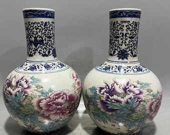 花と鳥のモチーフが手描きされた、精巧な中国のアンティーク七宝花瓶