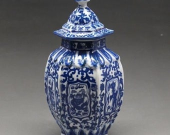 Chinese OLD blue and white porcelain dragon vase W qianlong mark RN