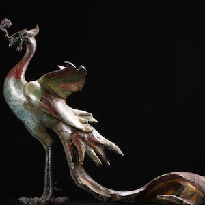 Prachtig en zeldzaam feniksstandbeeld van cloisonné-emaille, handgemaakt van puur koper, antieke Chinese stijl.