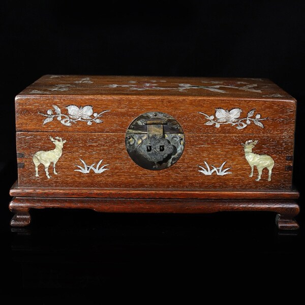 Chinese antique hand-carved exquisite and rare rosewood inlaid shell magpie ascending plum jewelry box multi-treasure box ornaments