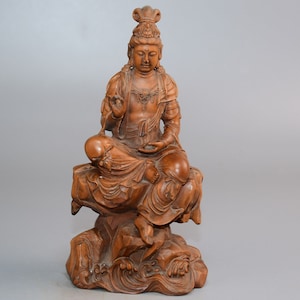 Beautiful and rare Guanyin Bodhisattva Buddha ornament hand carved from Chinese boxwood