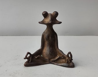 Chinese Antique Handcrafted Exquisite Rare Pure Copper Meditation Frog Statue Ornament