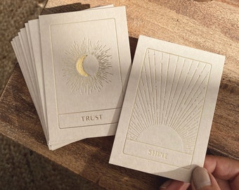 Cosmic Intentions - 18 Karten Gold Edition - Goldfolie - Affirmation Cards Set - Beige - Spirituell Affirmationskarten – Orakel Tarot Deck