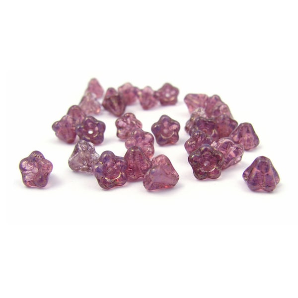 10 perles en verre tchèque fleurs clochettes 5x6mm rose