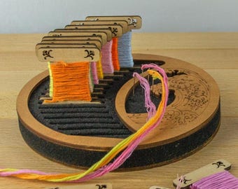 Stickgarn-Organizer aus Holz, Holzspulen- und Nadelhalter, Kreuzstich Aufbewahrungsbox, Geschenk für Näher, Bastelbedarf