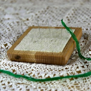 Custom Beech Wood Pincushion with Felt Insert – A Perfect Stitching Gift