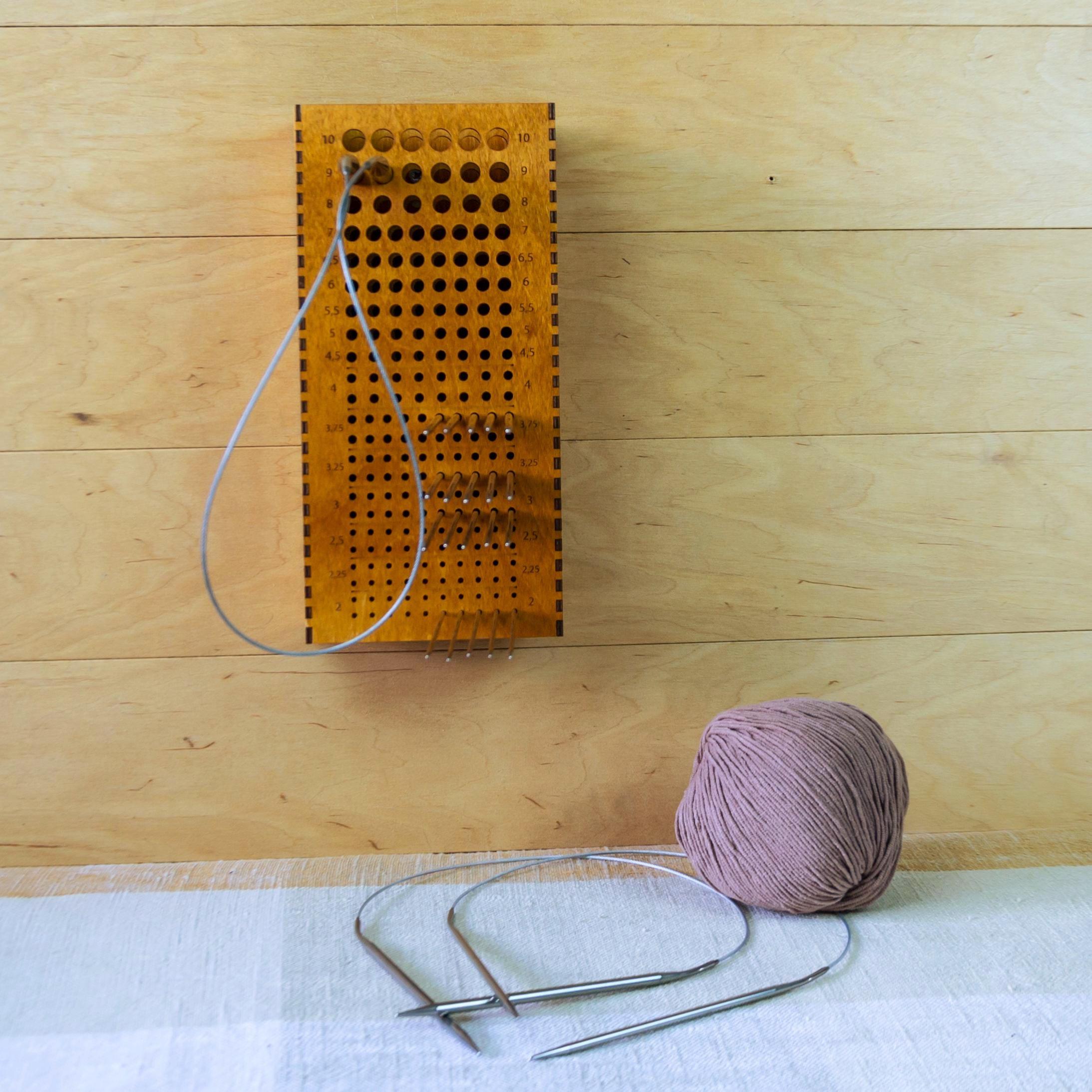 Naturally Rack Small Round Natural Plywood Needle Rack for Hooks and Needles, Compact Wall or Desk ...