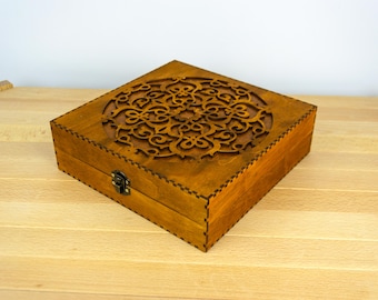 Embroidery Floss Cards Holder, Wooden Bobbin Organizer Box, Craft Room Storage, Travel Sewing Box