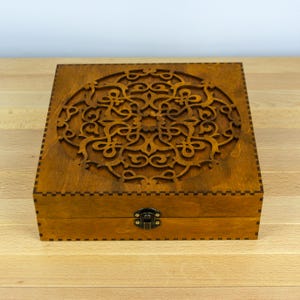 Kreuzstich Stickgarn Box, Aufbewahrung für 60 Garnspulen aus Holz, Stickgarn Aufbewahrung Box mit Deckel