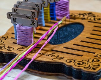 Embroidery Organizer for Wooden & Acrylic Bobbins with Pin Cushion, Thread Cards Display Tray, Sewing Room Organization