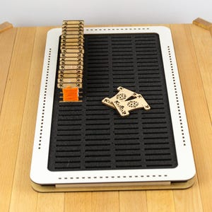 Organiseur de fil en bois pour 120 cartes de fil en bois, porte-canette pour point de croix, support de fil pour broderie, organiseur de couture