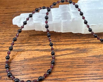 Collier obsidienne grenat et hématite : protection de l'aura chargée Reiki - bannissez l'énergie négative et les attaques psychiques