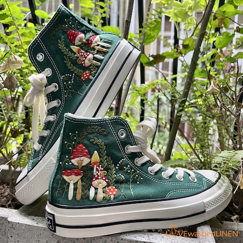 Baskets Converse Chuck Taylor champignons brodées personnalisées