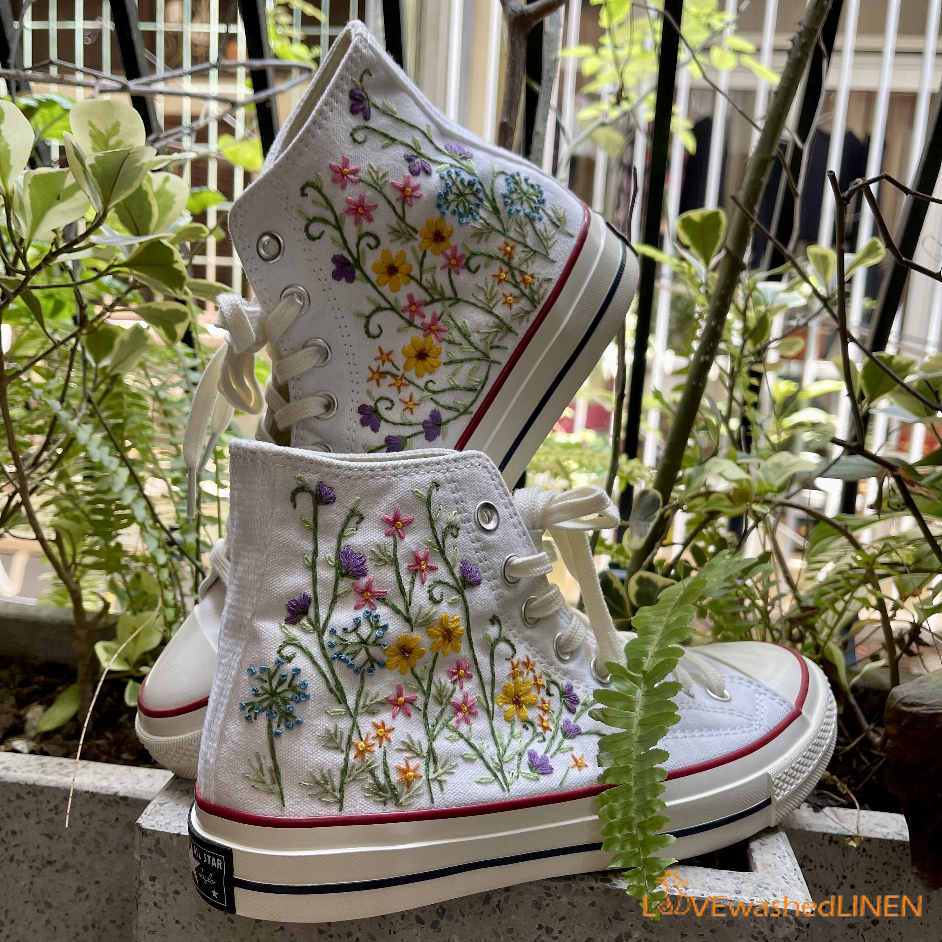 Pastel hotsell yellow converse