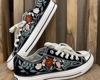 Custom Converse Chuck Taylor Embroidered / Wedding Flowers Embroidered Converse Low Tops / Wedding Roses Embroidered Sneakers