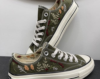 Embroidered Converse/ Custom Converse Chuck Taylor Embroidered/ Wild Flowers Embroidered Converse Low Tops / Embroidered Dandelion Sneakers