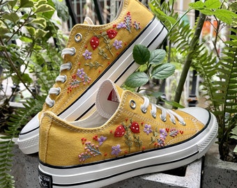 Embroidered Converse/ Custom Converse Chuck Taylor Embroidered Flowers/ Embroidered Converse Low Tops / Wedding Embroidered Shoes