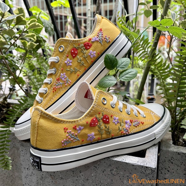 Embroidered Converse/ Custom Converse Chuck Taylor Embroidered Flowers/ Embroidered Converse Low Tops / Wedding Embroidered Shoes