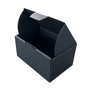 Die Cut Mailing Boxes in Black, Various Sizes (100 pcs). Our mailer boxes can be used for postage and gift packaging.