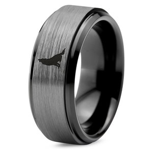 Sitzender Wolf Howling Ring - Paare Eheringe Sets - Wolfram Ring aus gebürstetem Silber - Versprechensring für Männer - Schwarzer Fantasy Verlobungsring