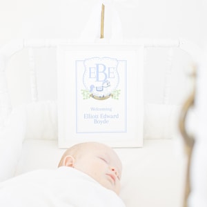 Cheval à bascule bébé garçon aquarelle signe de nom de bébé | 8 x 10 imprimable | Carte de nom nouveau-né de berceau d'hôpital | Monogramme d'annonce de bébé 20005